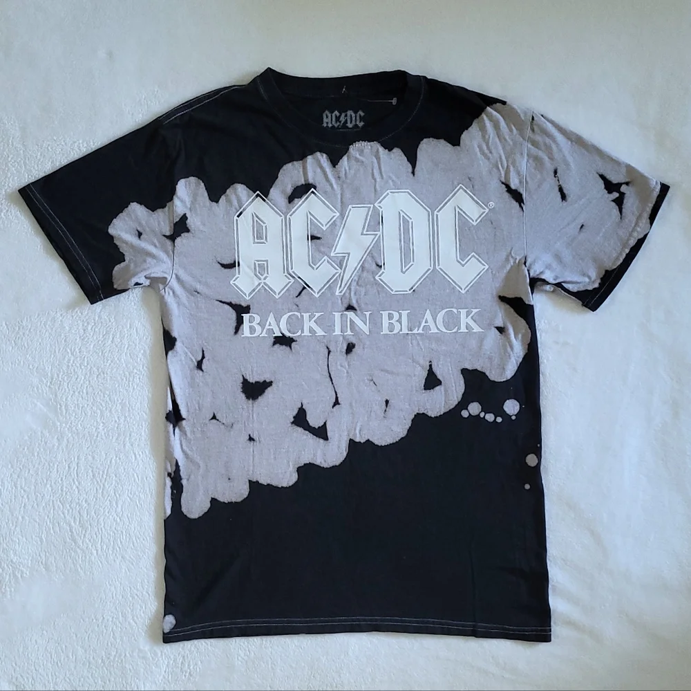 AC⚡DC Bleached "Back in Black"🖤 Graphic Tee👕 - NWOT - Picture 9 of 12
